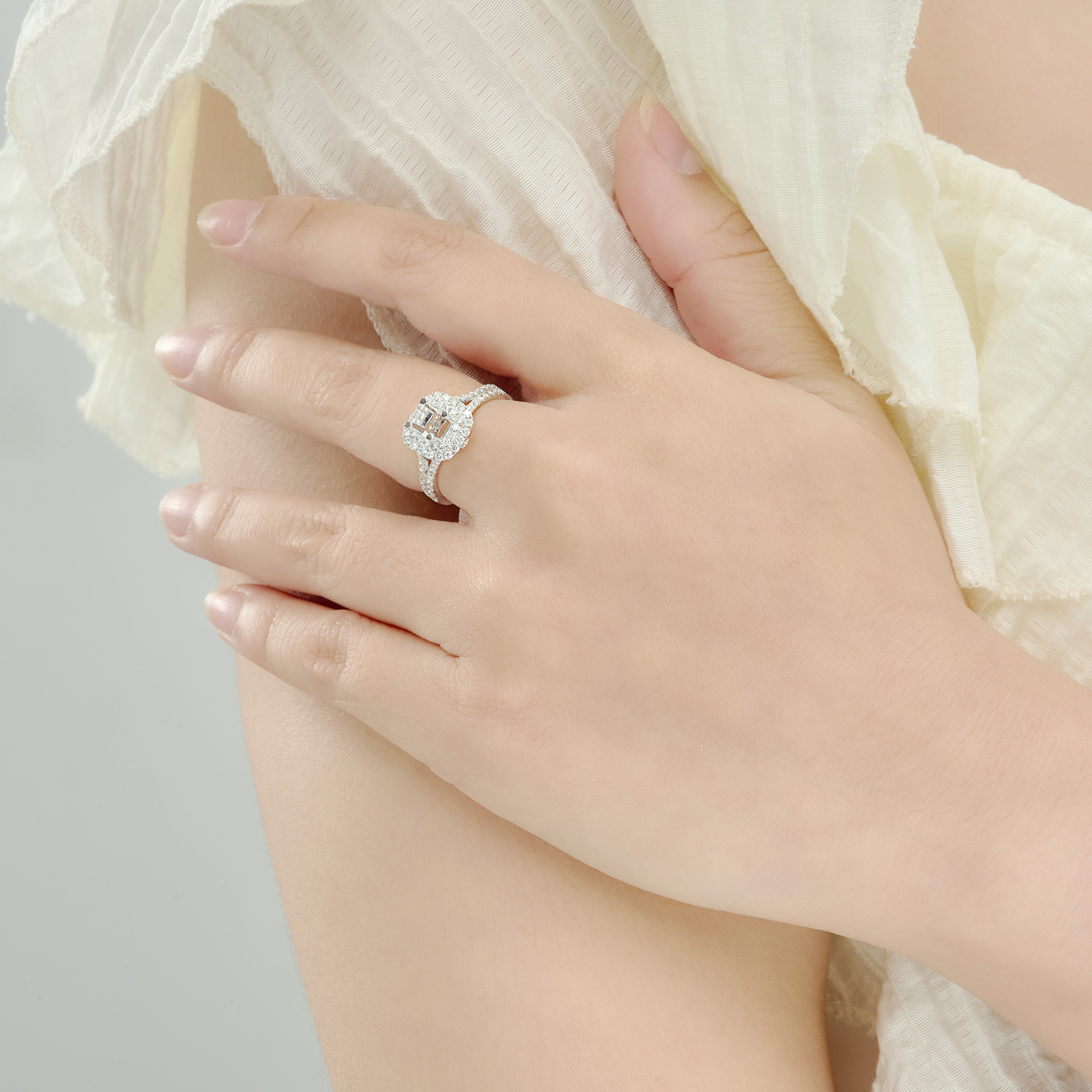 Nhẫn Kim cương Vàng 18K