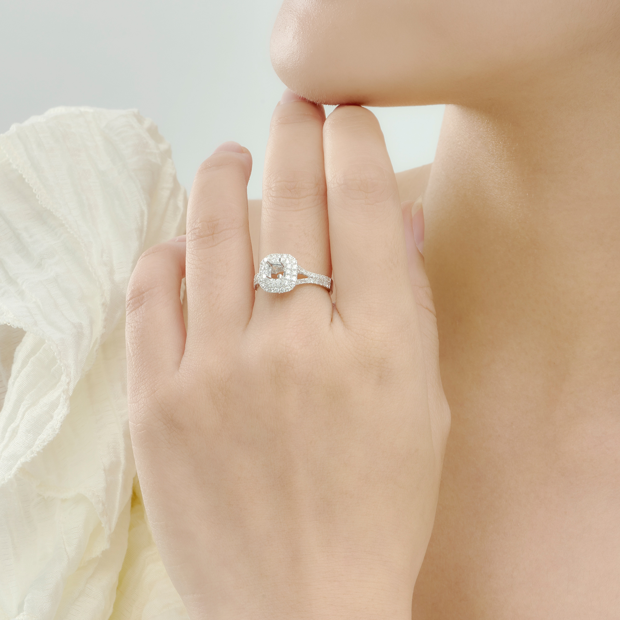 Nhẫn Kim cương Vàng 18K